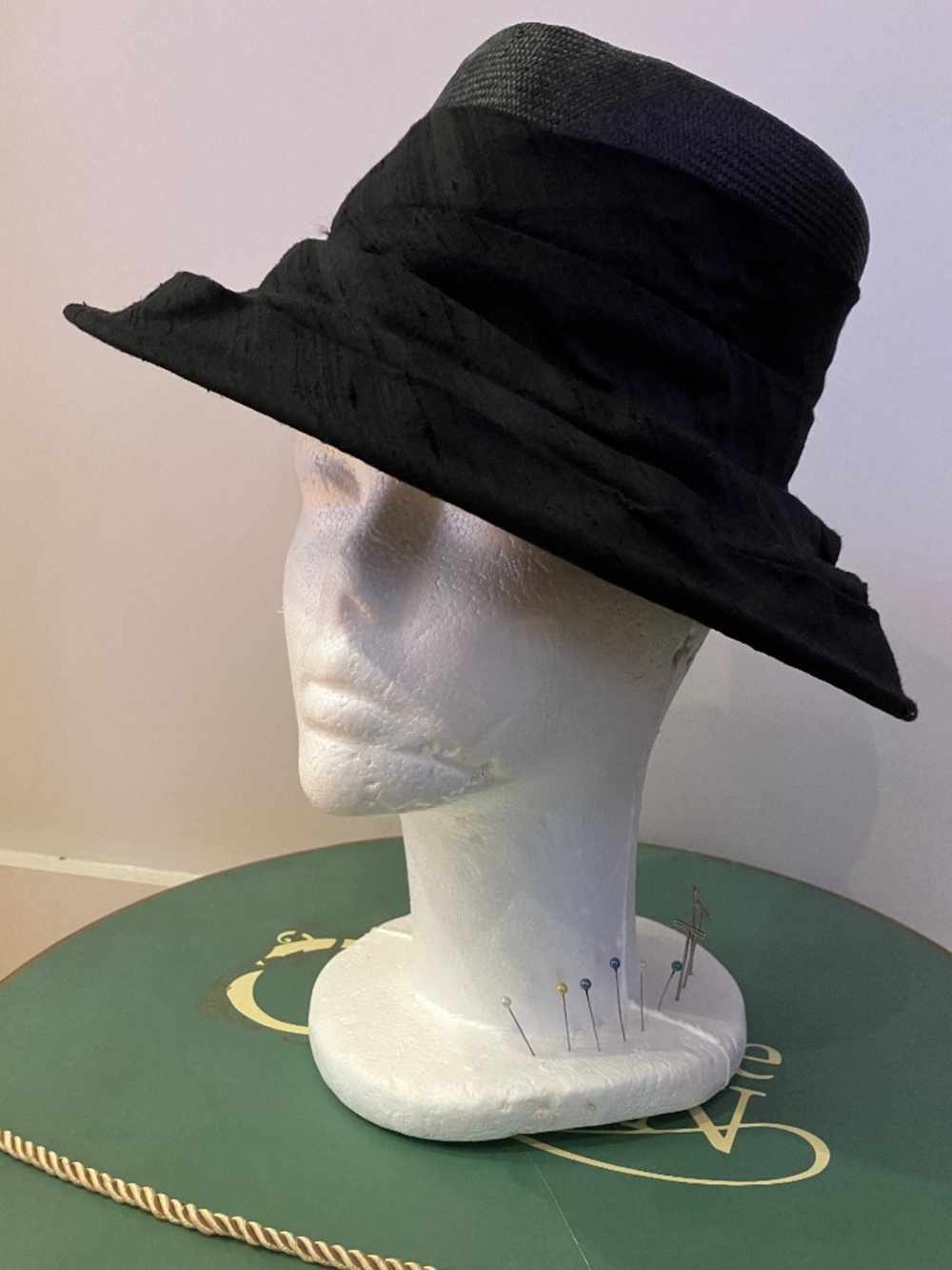 Louise Green Women's Hat Straw Ribbon Brim Black/Gray One Size w/ Box